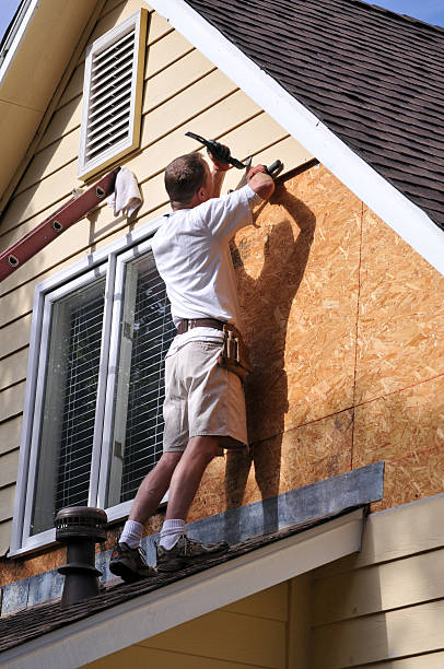 How To Choose The Right Materials for Your Siding Installation in 'Waelder, TX